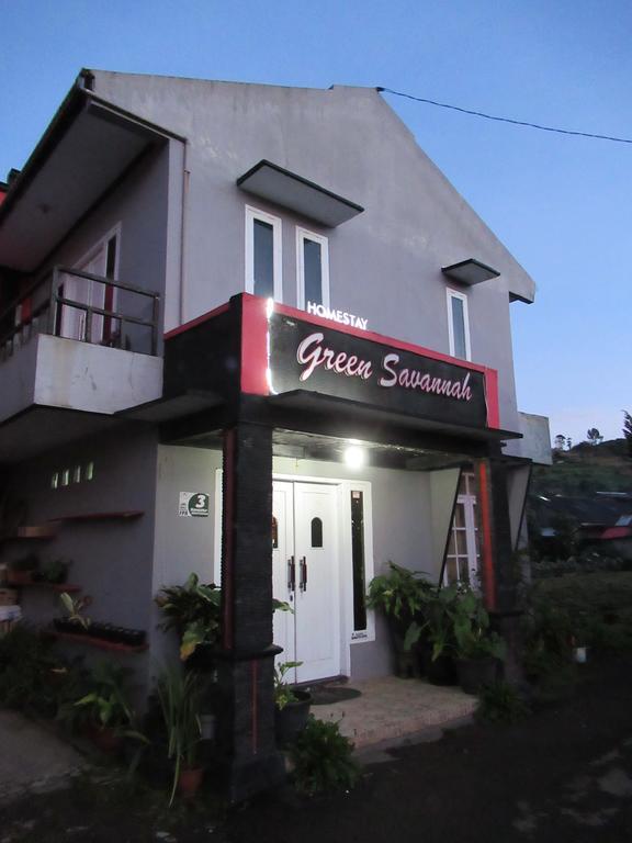 Green Savannah Homestay Syariah Diyeng Exterior foto